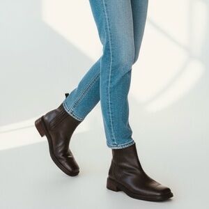 Anne Klein Classic Brown Leather Ankle Boots Pull Over Size 7M